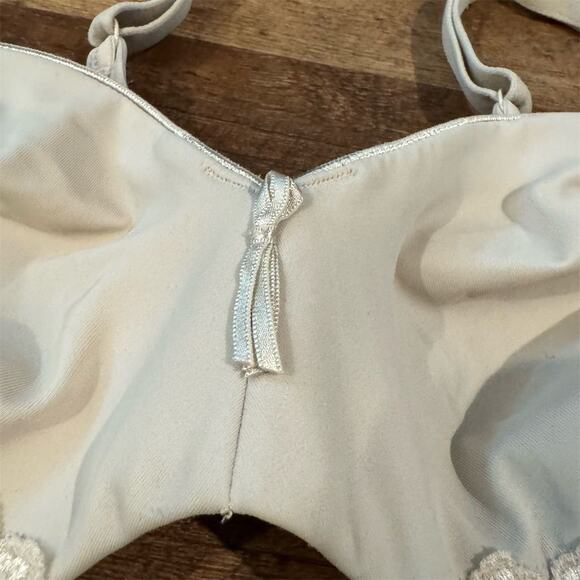 OLGA 35963 Luxury Lift Floral Lace Minimizer Underwire Beige Tan Nude Bra 36D - Picture 3 of 6